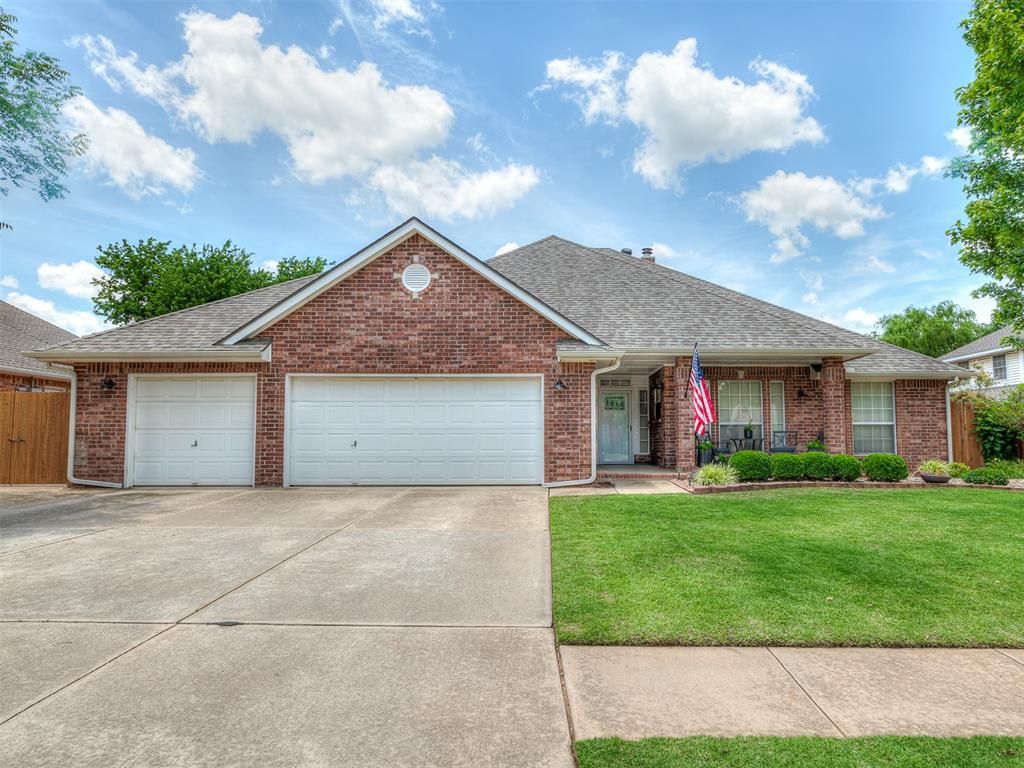 204 Castle Rock Road, Yukon, OK 73099