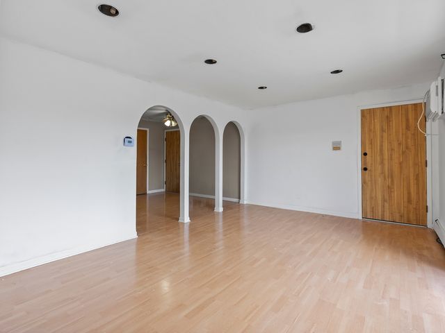 8059 W 84th Street 3N, Justice, IL 60458