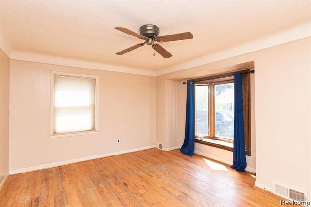 9622 Seminole, Redford, MI 48239