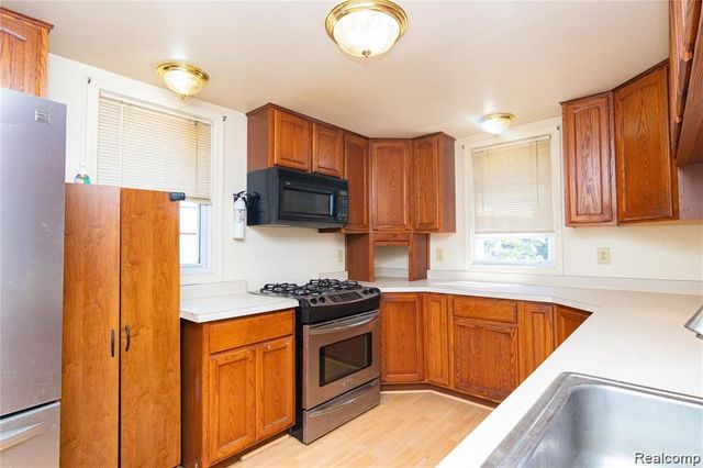 9622 Seminole, Redford, MI 48239