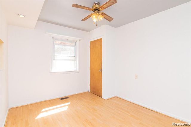 9622 Seminole, Redford, MI 48239