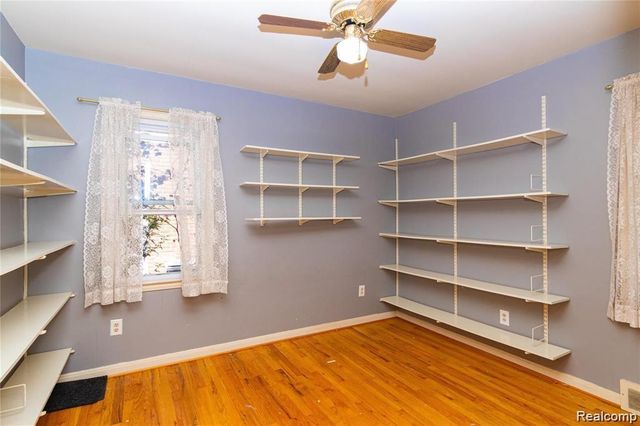 9622 Seminole, Redford, MI 48239