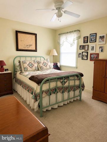 1032 ITHICA, Reading, PA 19605