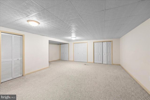 1032 ITHICA, Reading, PA 19605