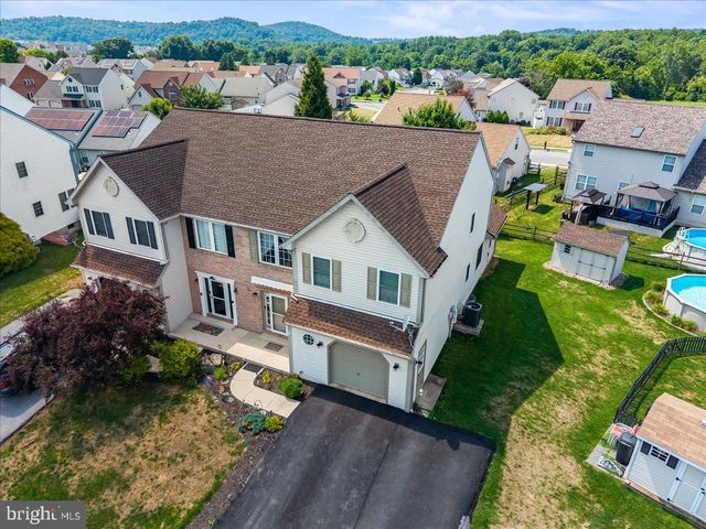 1032 ITHICA, Reading, PA 19605