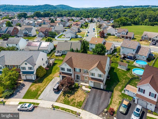 1032 ITHICA, Reading, PA 19605