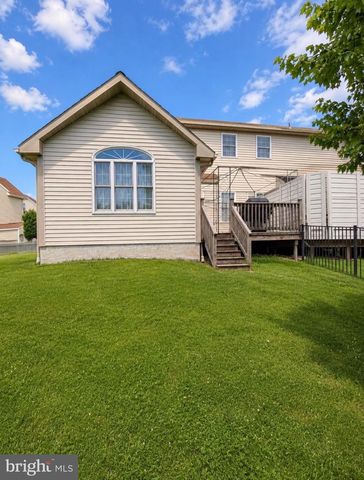 1032 ITHICA, Reading, PA 19605