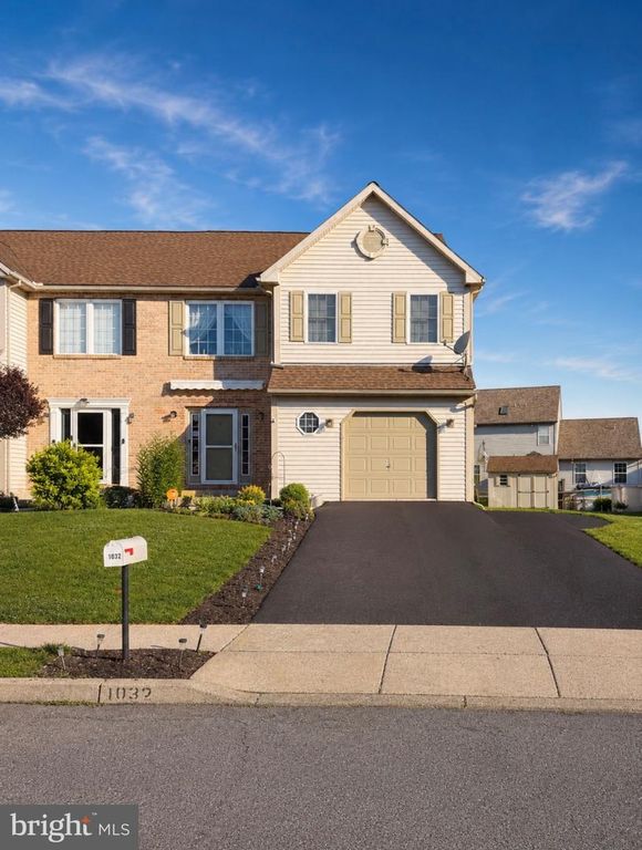 1032 ITHICA, Reading, PA 19605