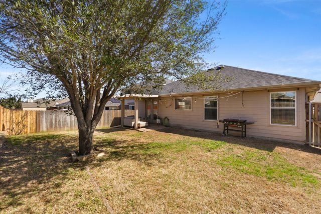 2031 Lake Trail Drive, Heartland, TX 75126