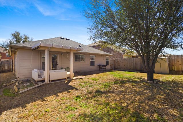 2031 Lake Trail Drive, Heartland, TX 75126