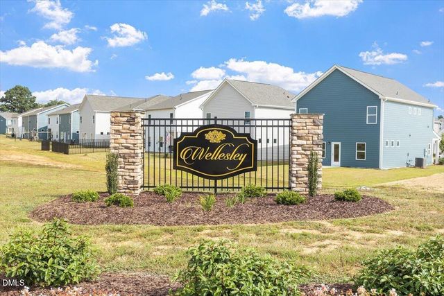 66 Flanders Lane, Clayton, NC 27520