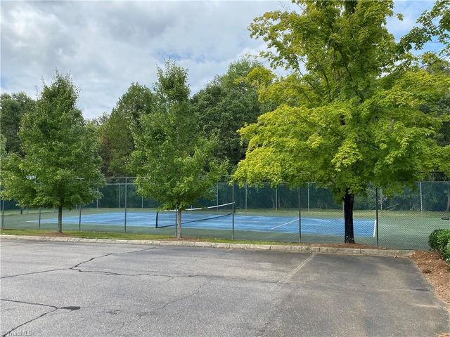 2837 Bridgeport Drive, Winston-salem, NC 27103