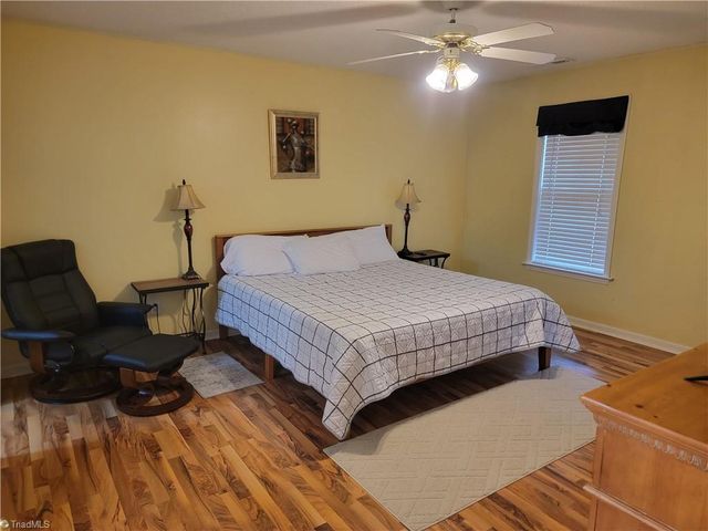 2837 Bridgeport Drive, Winston-salem, NC 27103