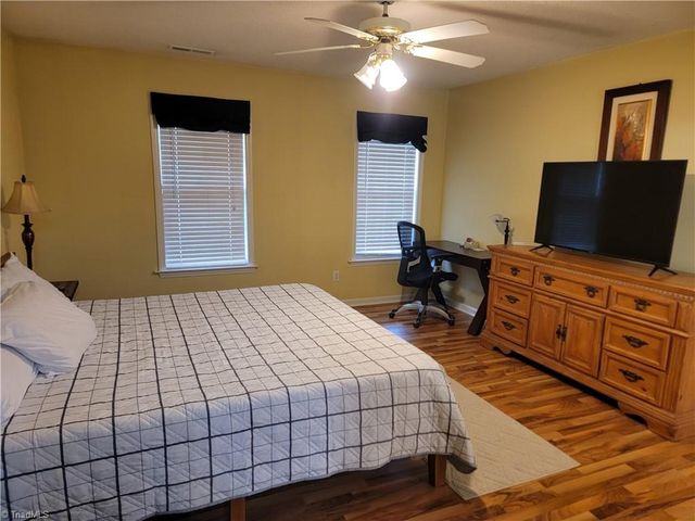 2837 Bridgeport Drive, Winston-salem, NC 27103