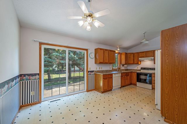 19 La Mar Court, North Mankato, MN 56003