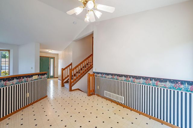 19 La Mar Court, North Mankato, MN 56003