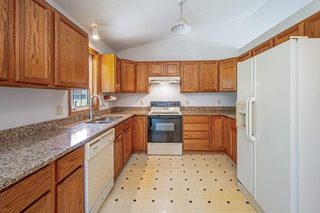 19 La Mar Court, North Mankato, MN 56003