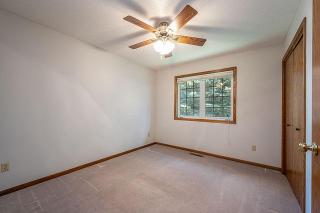19 La Mar Court, North Mankato, MN 56003