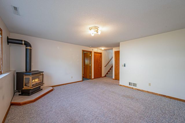 19 La Mar Court, North Mankato, MN 56003