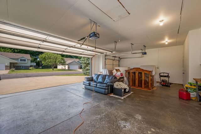 19 La Mar Court, North Mankato, MN 56003
