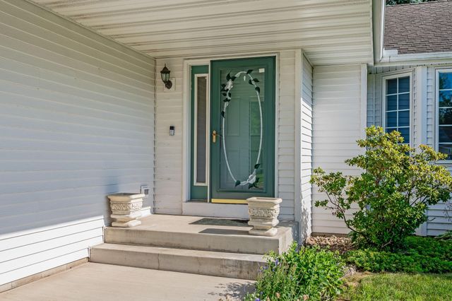 19 La Mar Court, North Mankato, MN 56003