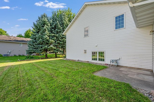 19 La Mar Court, North Mankato, MN 56003