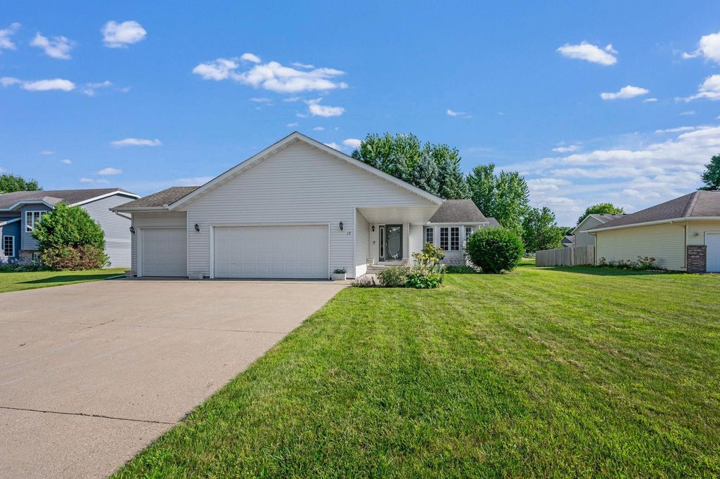19 La Mar Court, North Mankato, MN 56003
