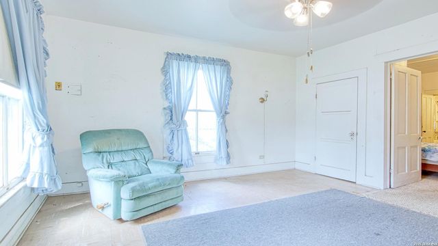 1107 Trail St, Floresville, TX 78114