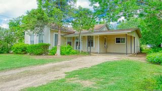 1107 Trail St, Floresville, TX 78114