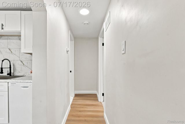 23826 Columbus Avenue, Warren, MI 48089