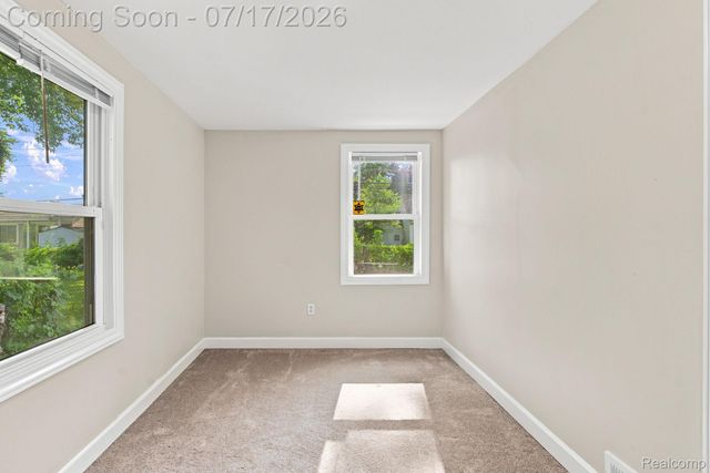 23826 Columbus Avenue, Warren, MI 48089