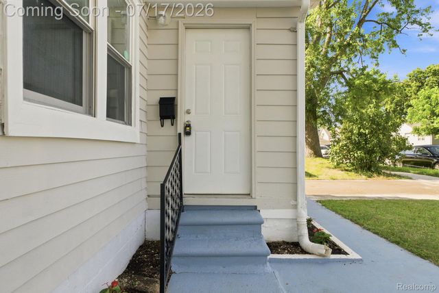 23826 Columbus Avenue, Warren, MI 48089