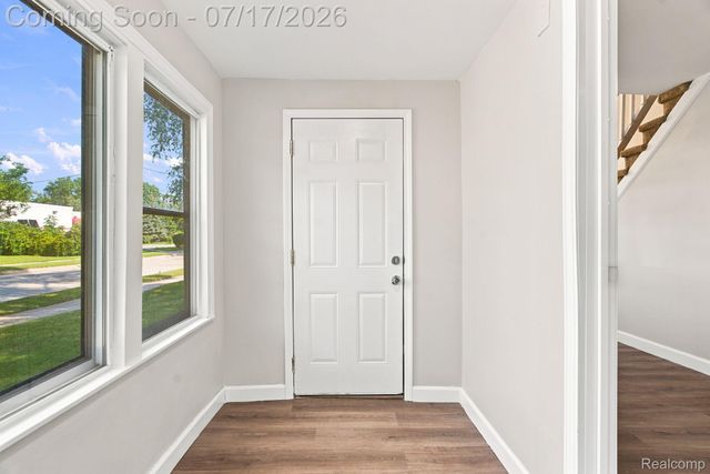 23826 Columbus Avenue, Warren, MI 48089