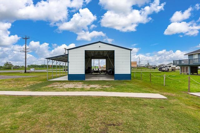2120 Hwy 87, Crystal Beach, TX 77650