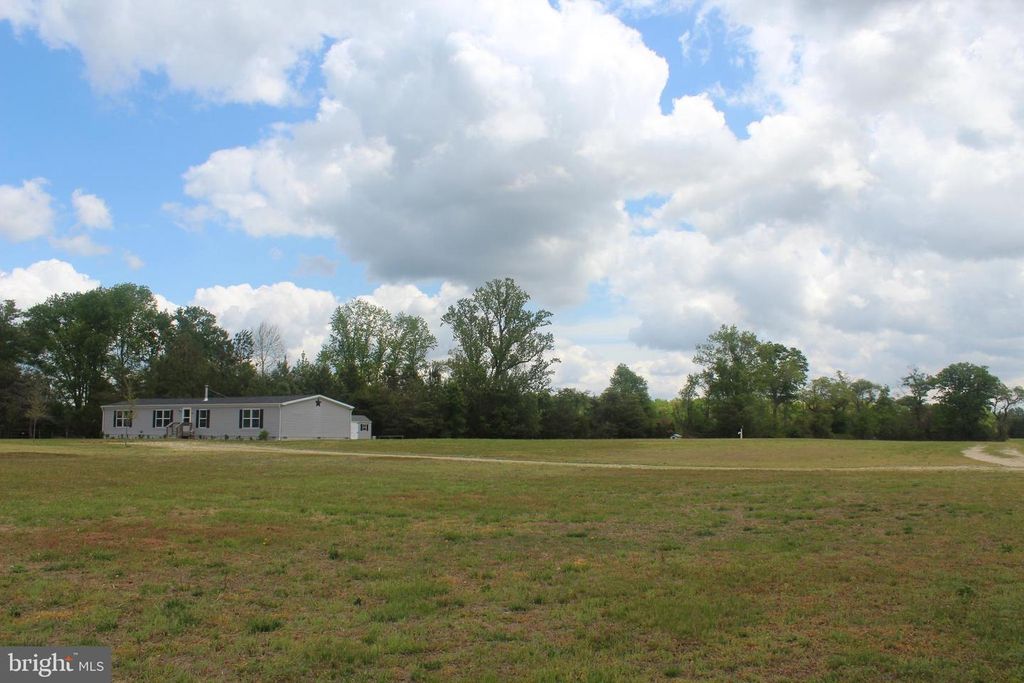 Image 4 of property listing at 26784 BILBROUGH RD, Goldsboro, MD 21636