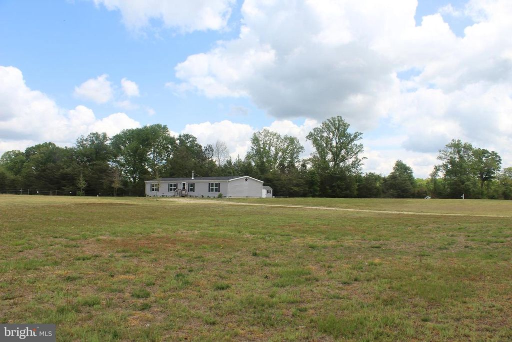 Image 5 of property listing at 26784 BILBROUGH RD, Goldsboro, MD 21636