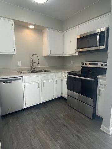 126 Walton Ferry Rd Apt F8, Hendersonville, TN 37075