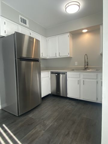 126 Walton Ferry Rd Apt F8, Hendersonville, TN 37075