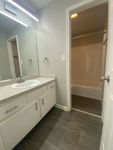 126 Walton Ferry Rd Apt F8, Hendersonville, TN 37075