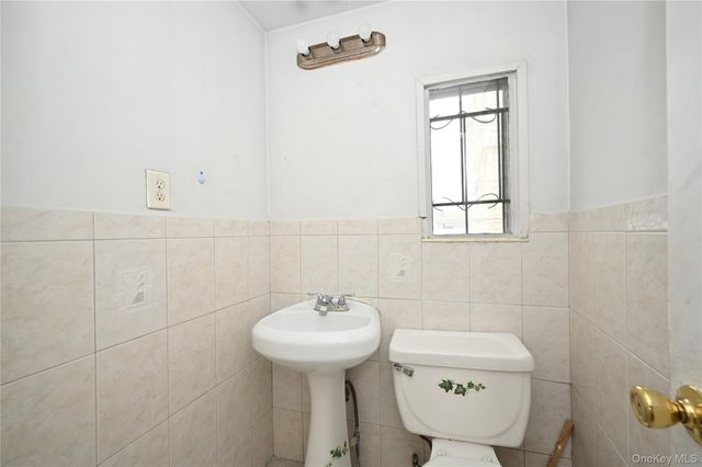 94-28 209th Street, Queens Village, NY 11428