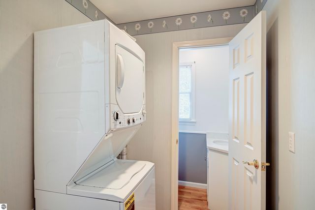 1170 Braebury Way, Traverse City, MI 49686