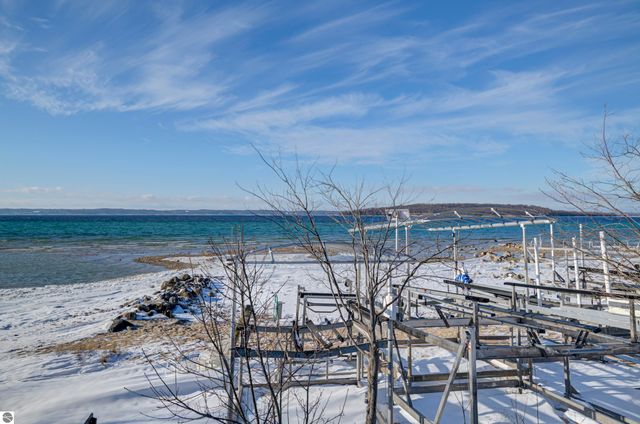 1170 Braebury Way, Traverse City, MI 49686