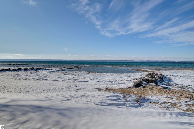 1170 Braebury Way, Traverse City, MI 49686