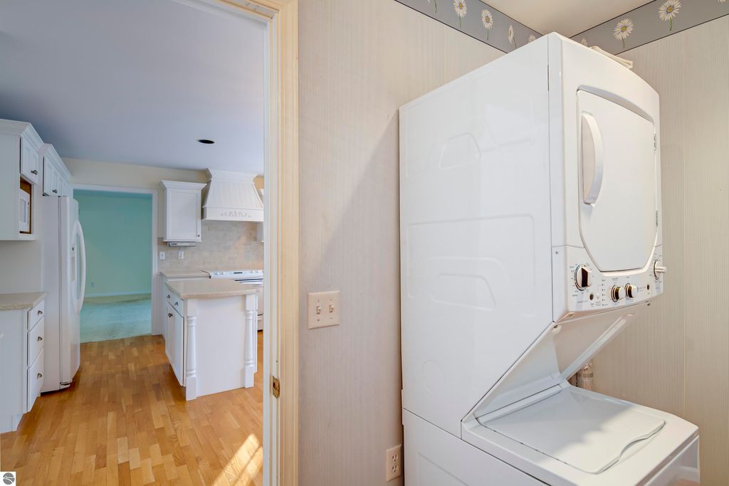 Image 15 of property listing at 1170 Braebury Way, Traverse City, MI 49686