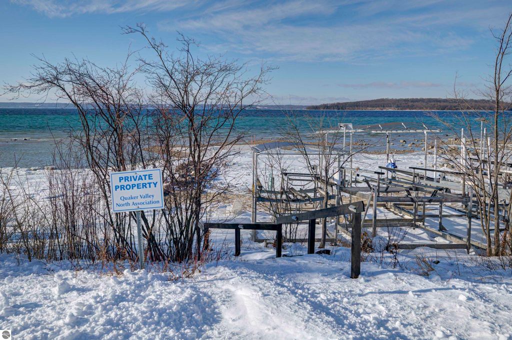 Image 5 of property listing at 1170 Braebury Way, Traverse City, MI 49686