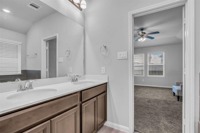 827 Cloverdale Drive, Rosharon, TX 77583