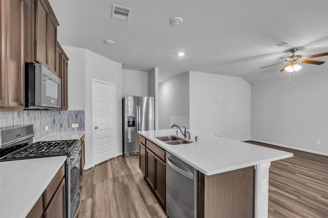 827 Cloverdale Drive, Rosharon, TX 77583