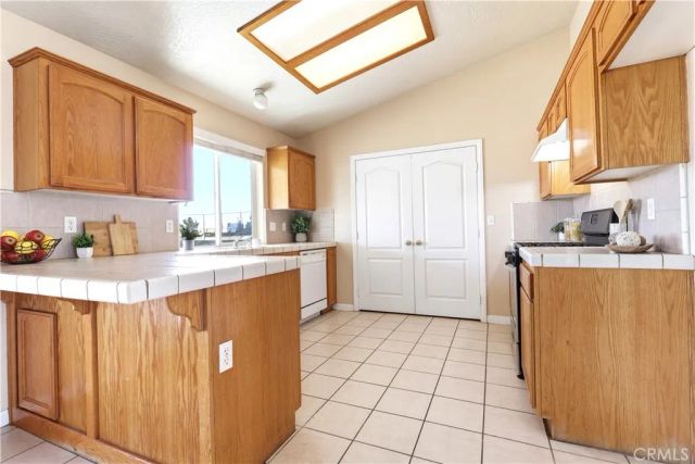 11837 11th, Hesperia, CA 92345