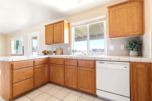 11837 11th, Hesperia, CA 92345