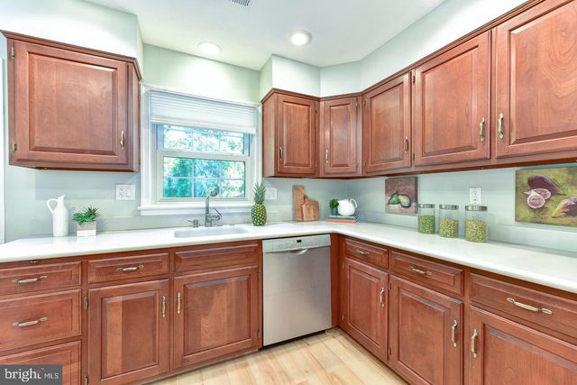 7326 OLD DOMINION DR, Mclean, VA 22101